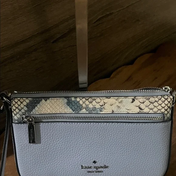 Kate Spade Leila blue and snakeskin wristlet, NWT - Picture 4 of 13